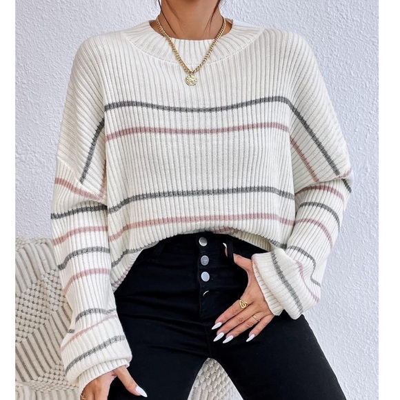 Women’s Sweater - Picture 3 of 5